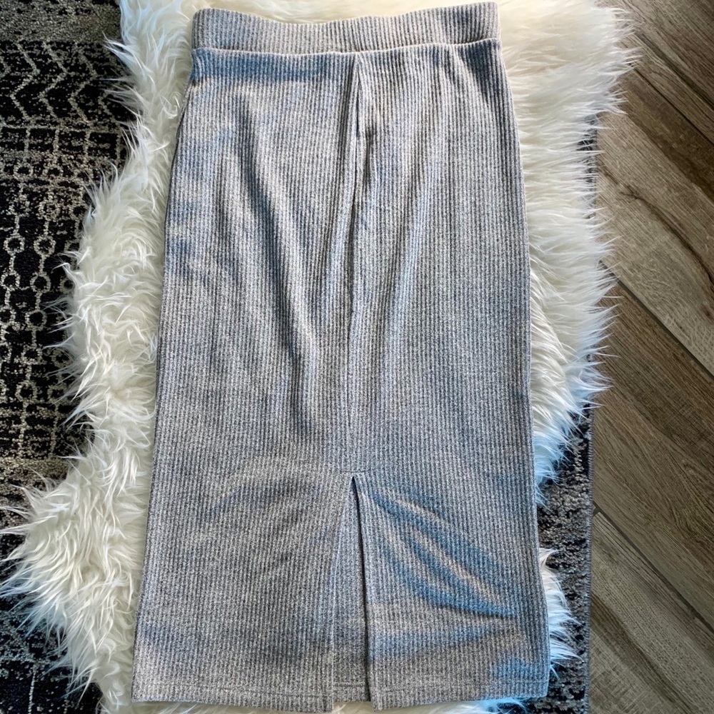 High-waisted midi skirt GAP brand with tag on